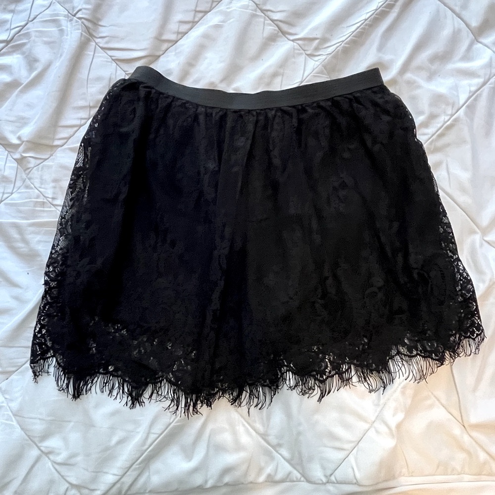 Selena Gomez Black Lace Mini Skirt - Picture 7 of 7